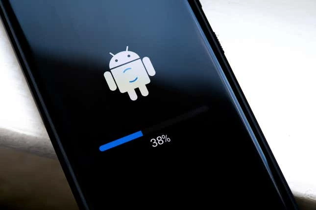 Android 15 обещает больше конфиденциальности, поскольку разработчики получают доступ к предварительной версии