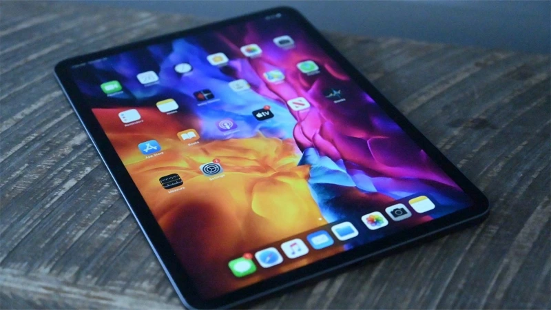 MacBook Pro получит OLED в 2026 году с нового завода Samsung