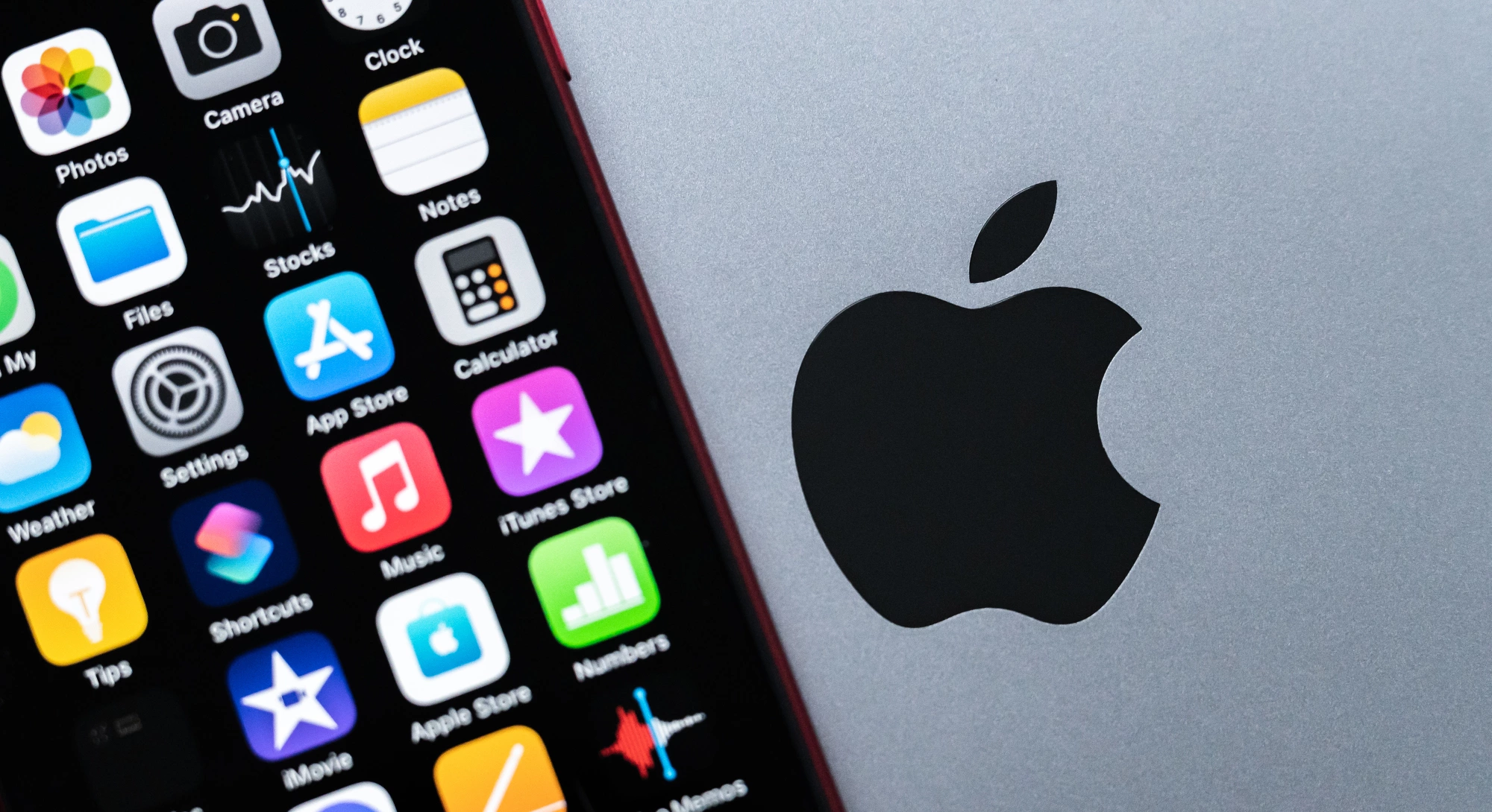 Россия утверждает, что Apple помогает США шпионить за тысячами пользователей iPhone